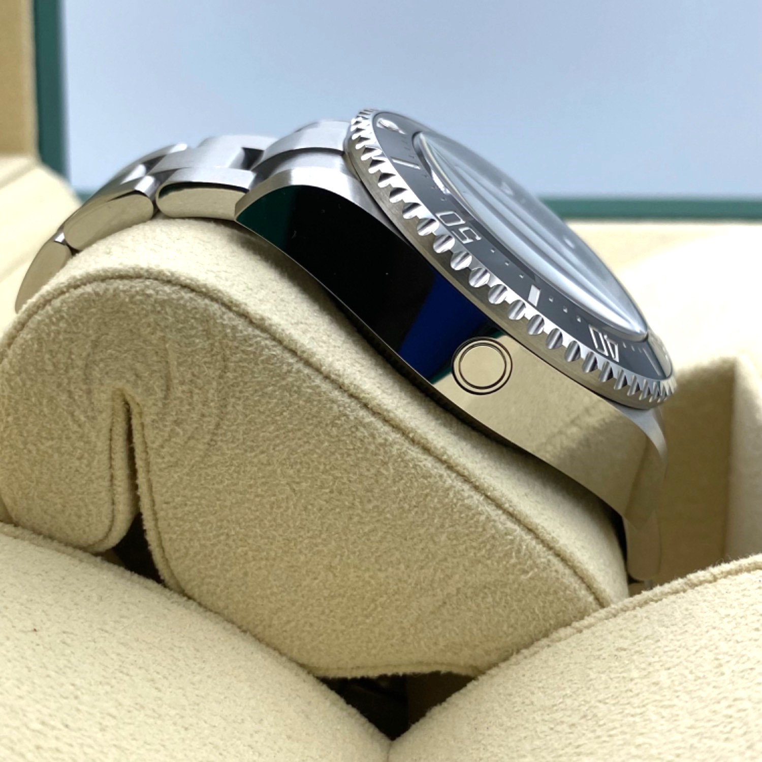 ロレックス シードゥエラー136660 ステンレススチール オイスターブレスレット　Dブルー　44ｍｍ