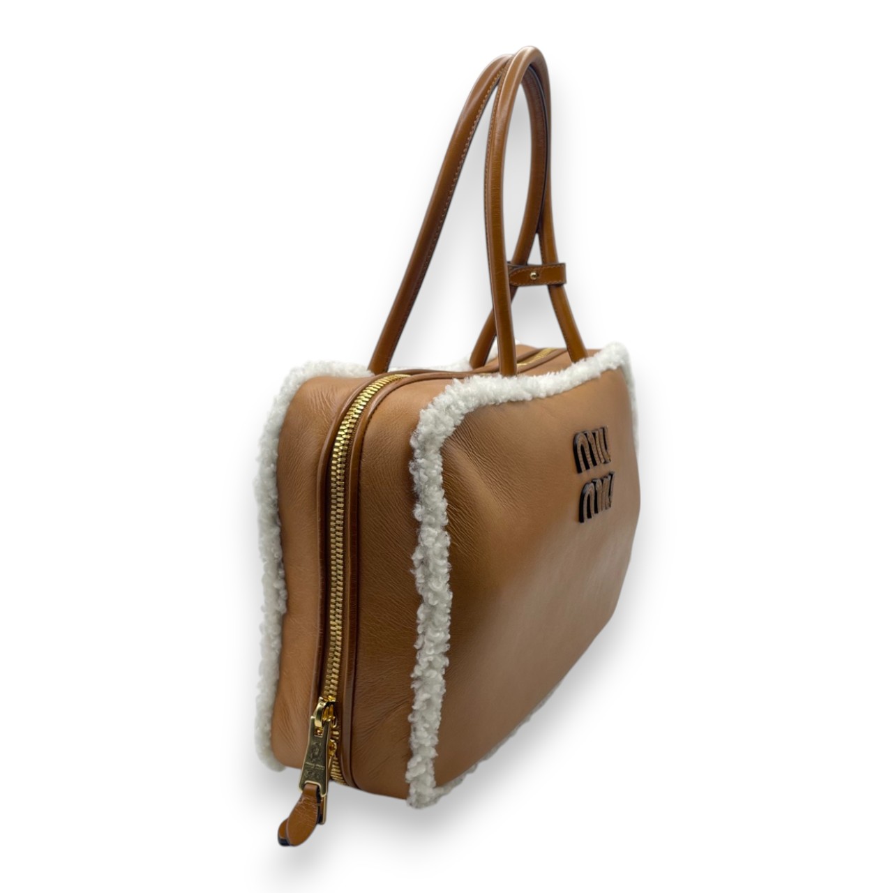 s43【美品】ミュウミュウ　ロゴ金具　マドラス　シボ革　トートバッグ　ハンド セール】ミュウミュウ☆マドラスレザー ハンドバッグ☆5BA231 (MiuMiu