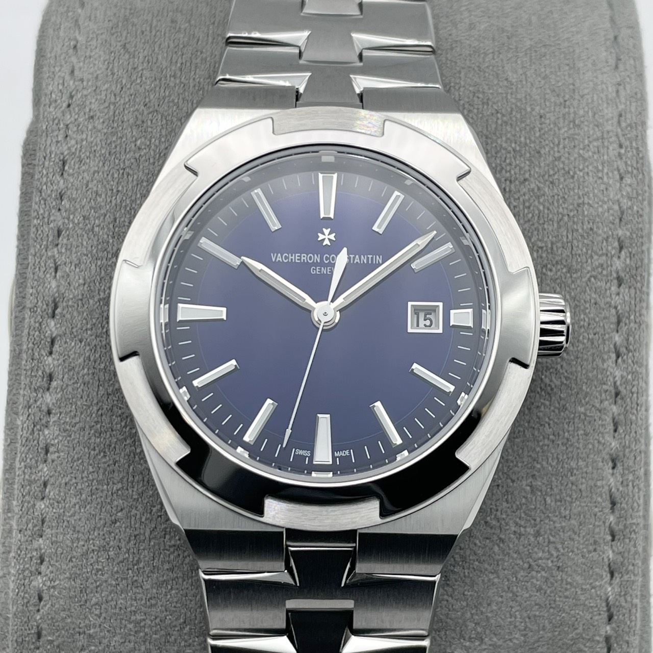 ヴァシュロンコンスタンタン オーヴァーシーズ 4600V/200A-B980 ブルー 34.5mm