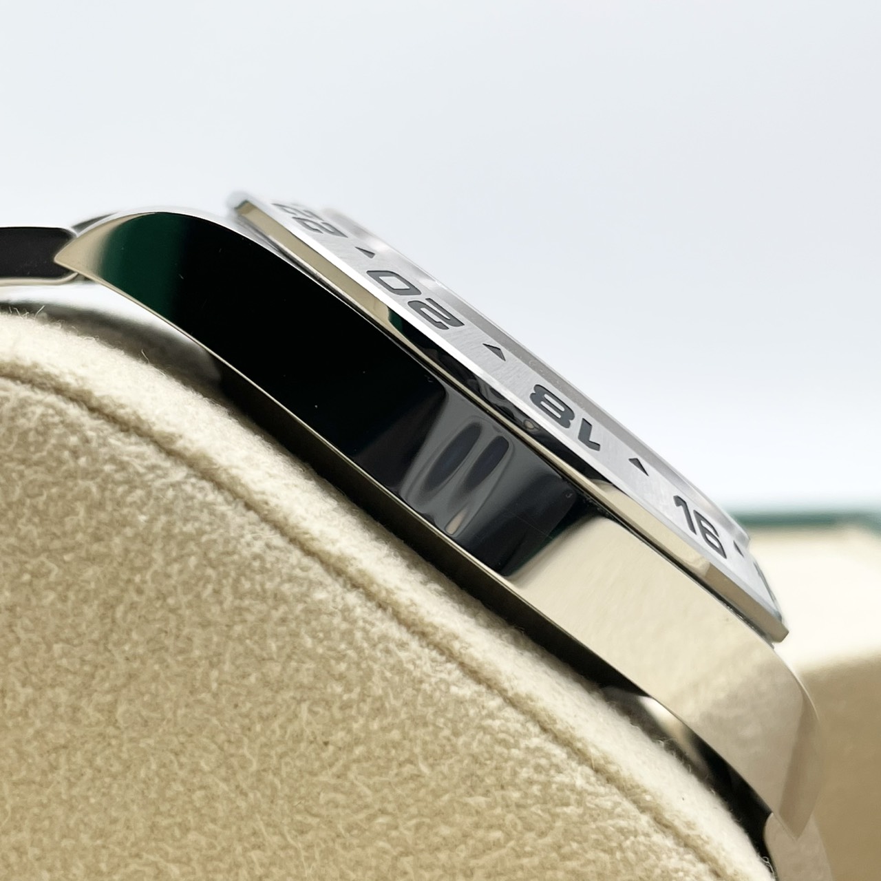 ロレックス エクスプローラーII 226570 ブラック  42mm