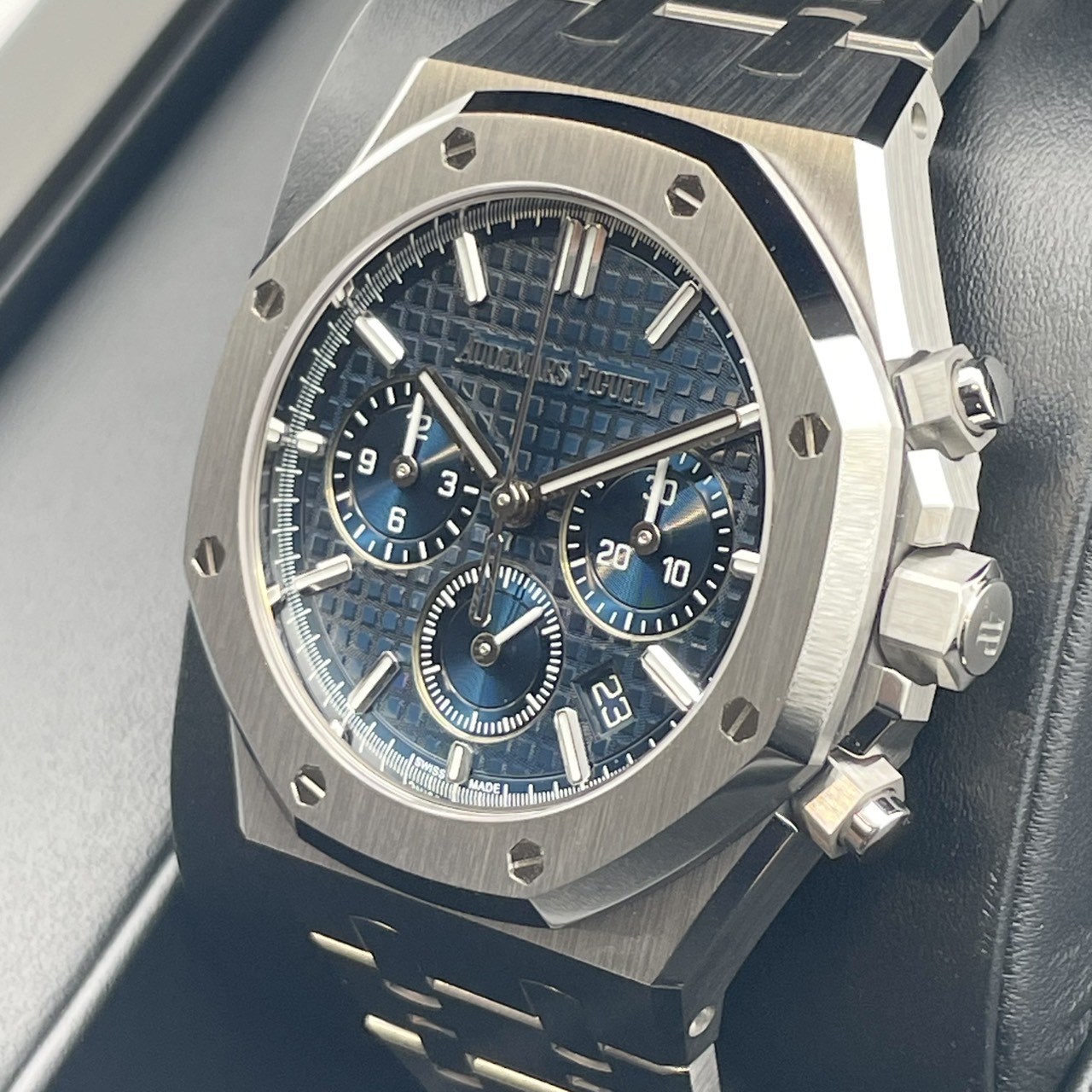 オーデマピゲ ロイヤルオーク 26715ST.OO.1356ST.01 ナイトブルー 38mm