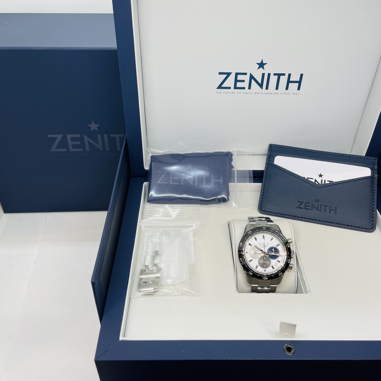 ゼニス　ZENITH　クロノマスタースポーツ　03.3100.3600/69.M3100　ホワイト　41mm
