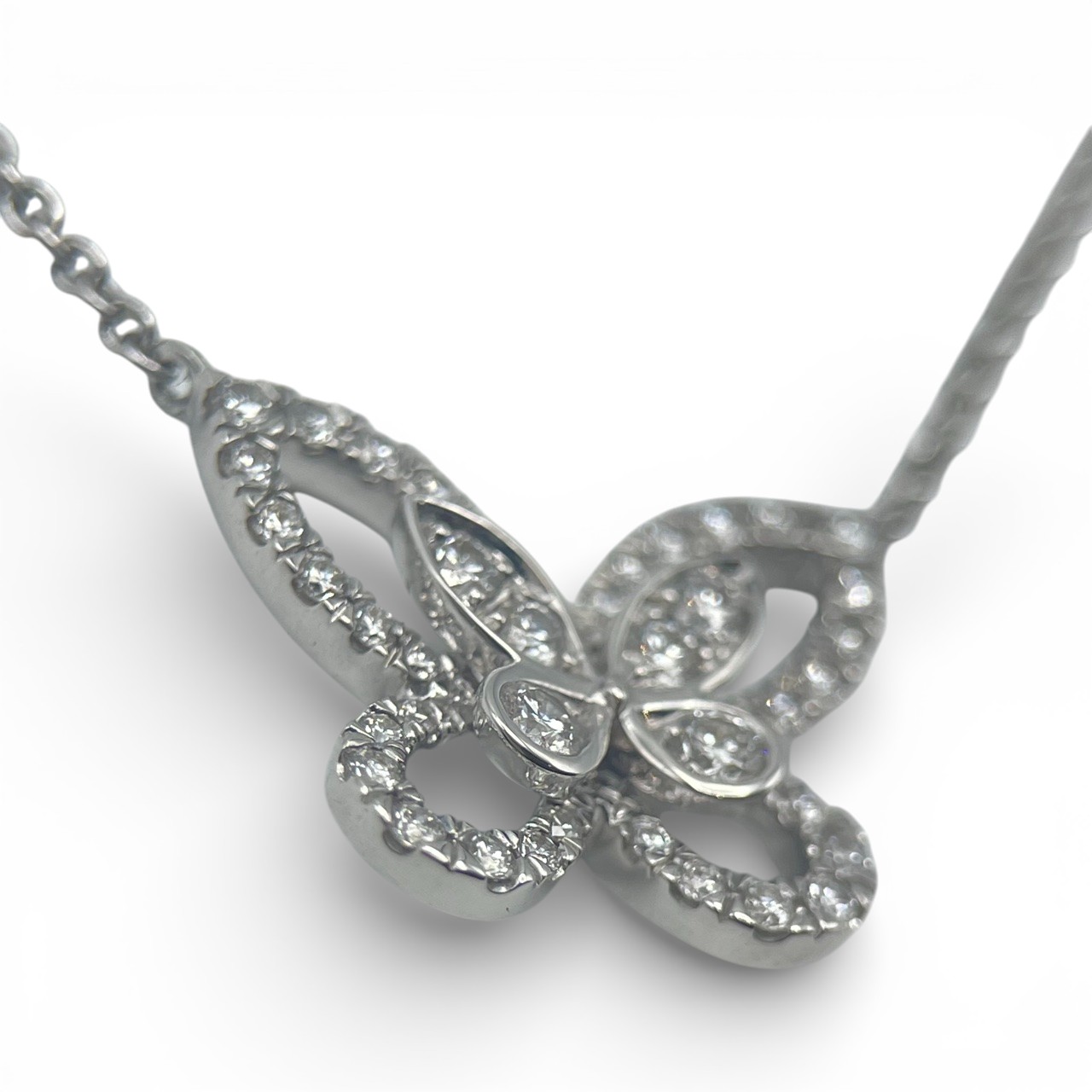 グラフ バタフライ シルエット ダイヤモンド ミニ ペンダント RGP695 ホワイトゴールド 46cm