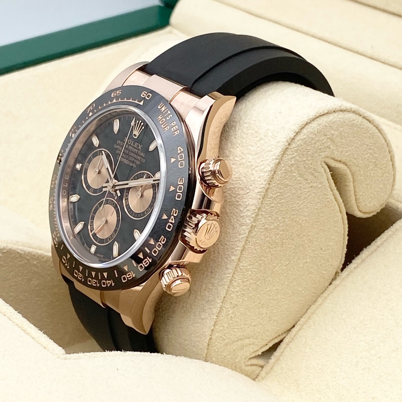 ロレックス デイトナ 116515LN ブラックラバーベルト ブラック&ピンク