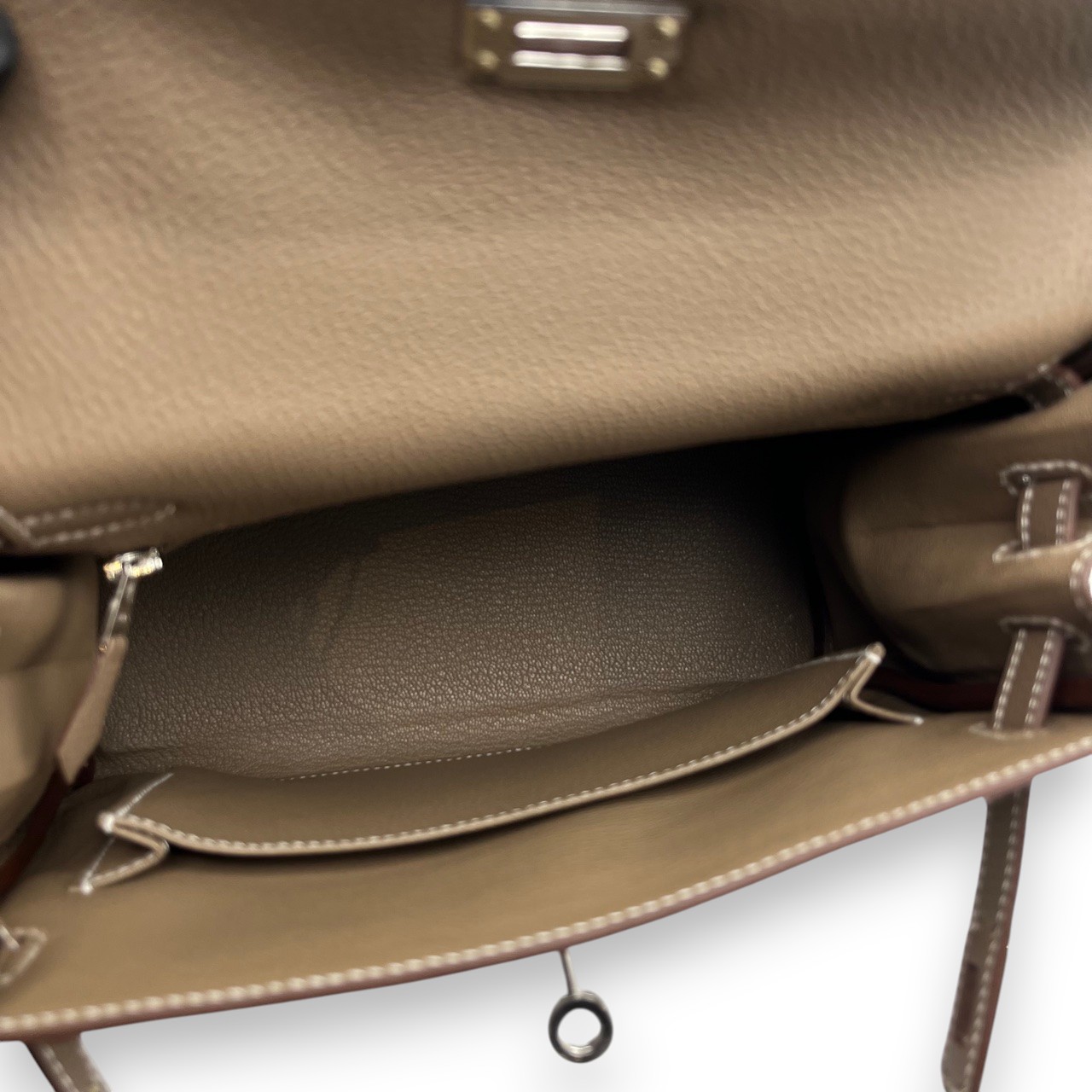 【現金特価】エルメス ケリー 25 エトゥープ トゴ シルバー金具 K刻印