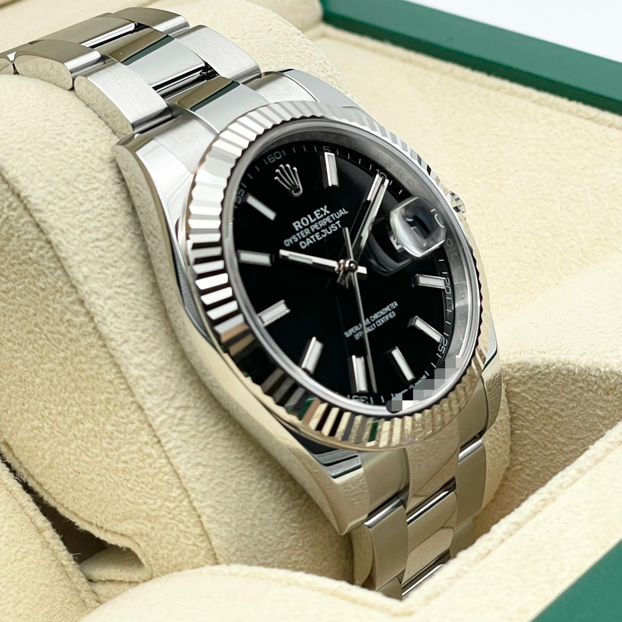 ロレックス デイトジャスト 126334 ブラックオイスターブレスレット 41mm