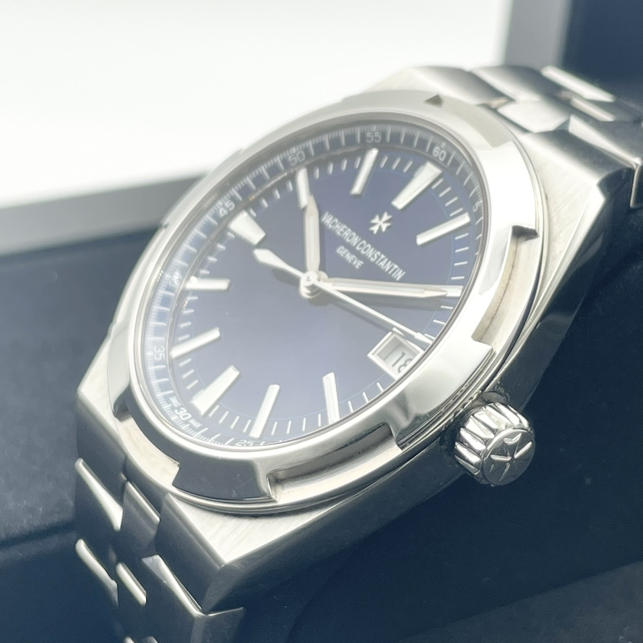 ヴァシュロンコンスタンタン オーヴァーシーズ 4500V/110A-B128 ブルー ステンレススチール 41mm