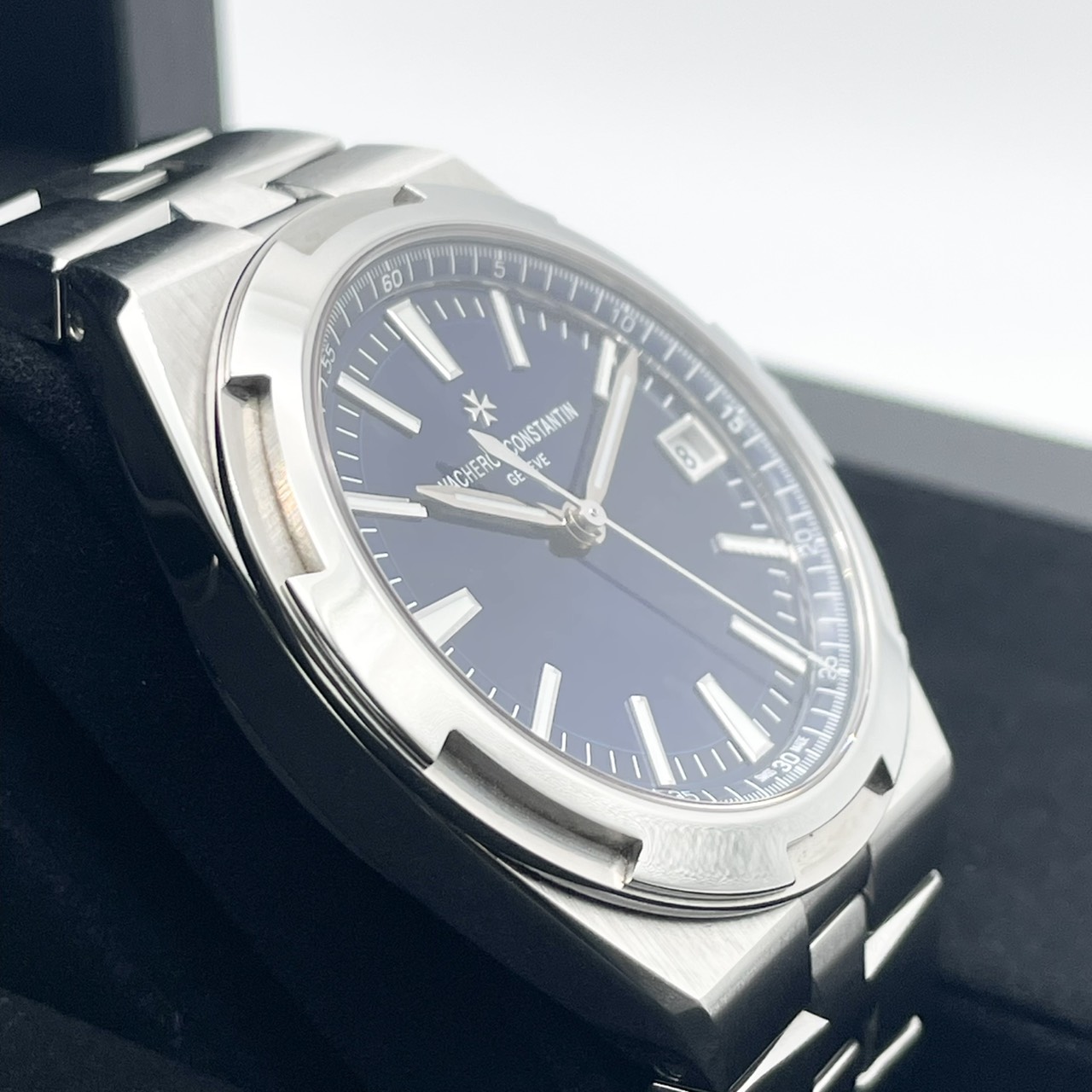 ヴァシュロンコンスタンタン オーヴァーシーズ 4500V/110A-B128 ブルー ステンレススチール 41mm