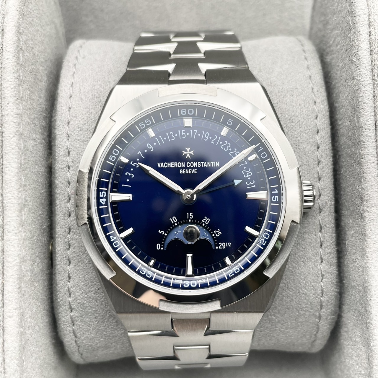 ヴァシュロンコンスタンタン オーヴァーシーズ 4000V/210A-B911 ブルー ムーンフェイズ レトログラード デイト 41mm