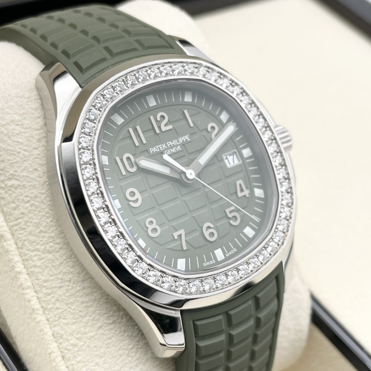 パテックフィリップ アクアノート ルーチェ 5267/200A-011 カーキ 38.8