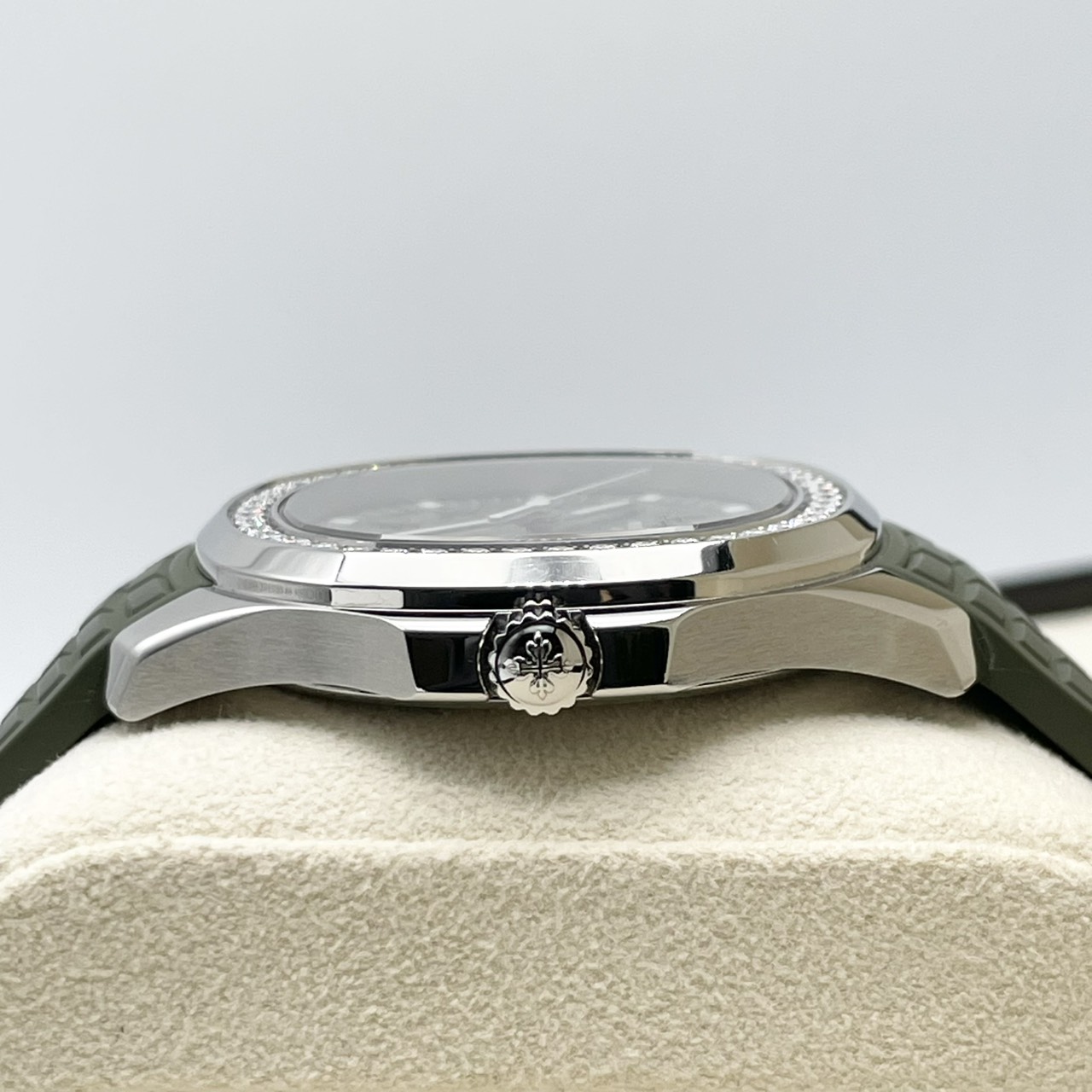 パテックフィリップ アクアノート ルーチェ 5267/200A-011 カーキ 38.8