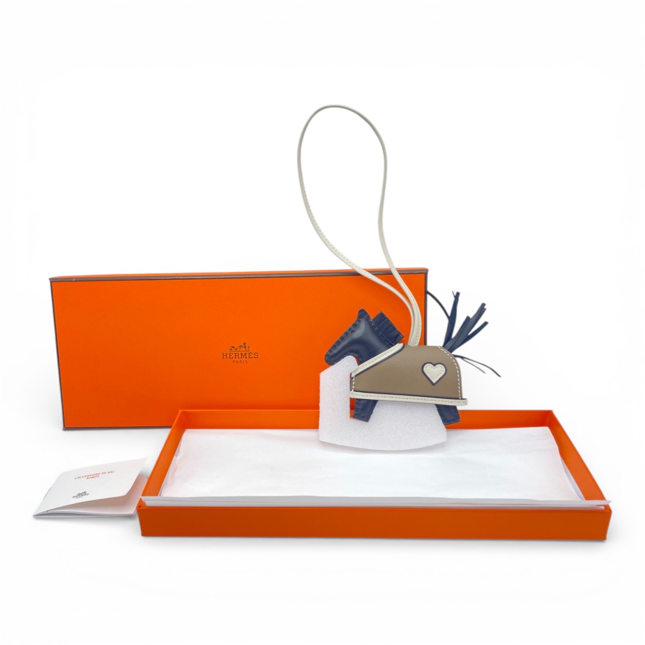 新品　エルメス ロベオクール チャーム PM ロデオ　HERMES エルメス ロデオチャーム ロベオクール PM ノワール/クレ/エトゥープ