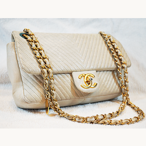 シャネル シェブロン Vステッチ チェーンショルダーバッグ A92087