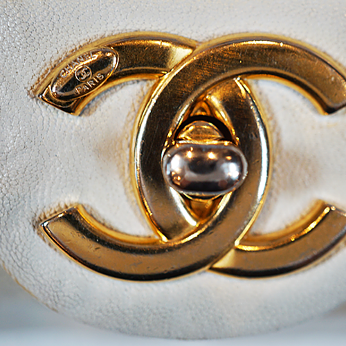 シャネル シェブロン Ｖステッチ チェーンショルダーバッグ A92087