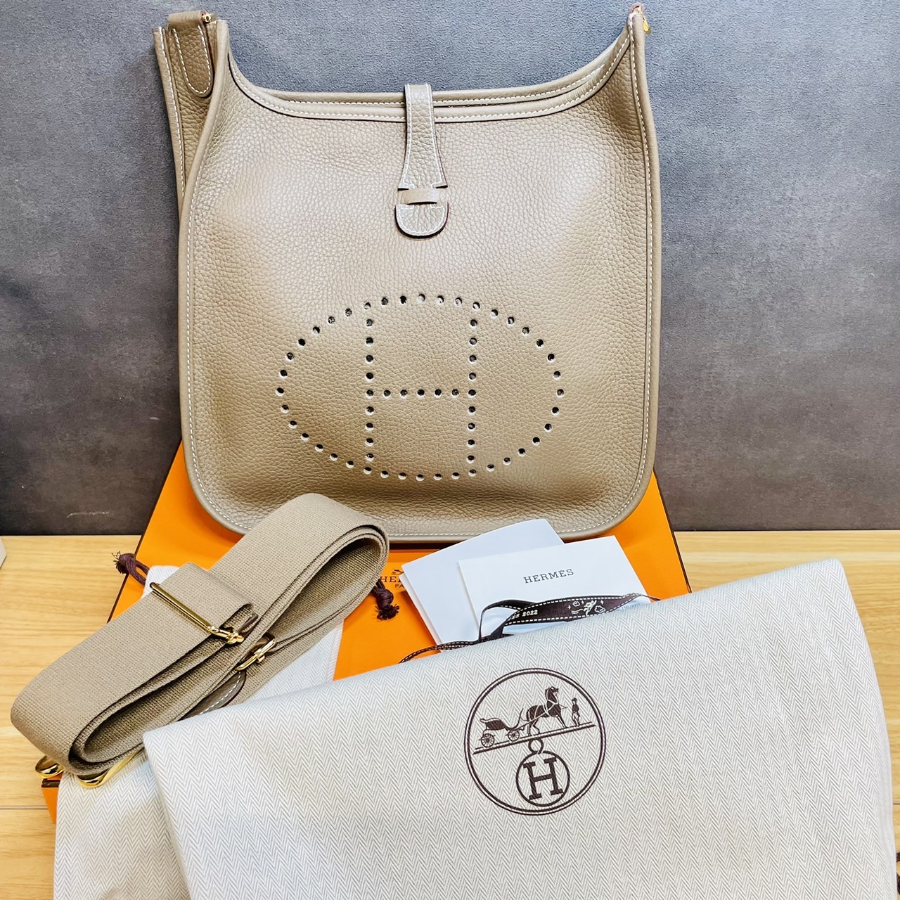 エルメス エヴリン PM トリヨンクレマンス エトゥープ ゴールド金具 U刻印