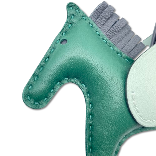 エルメス ペガサスチャーム PM ヴェールモワイヤン/アルドワーズ/ヴェールペパーミント ヴォー・スイフト W刻印