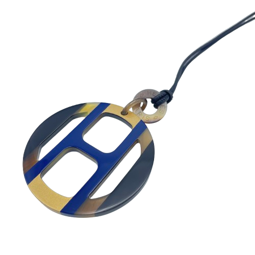 エルメス Hエキップペンダント バッファローホーン ラッカー