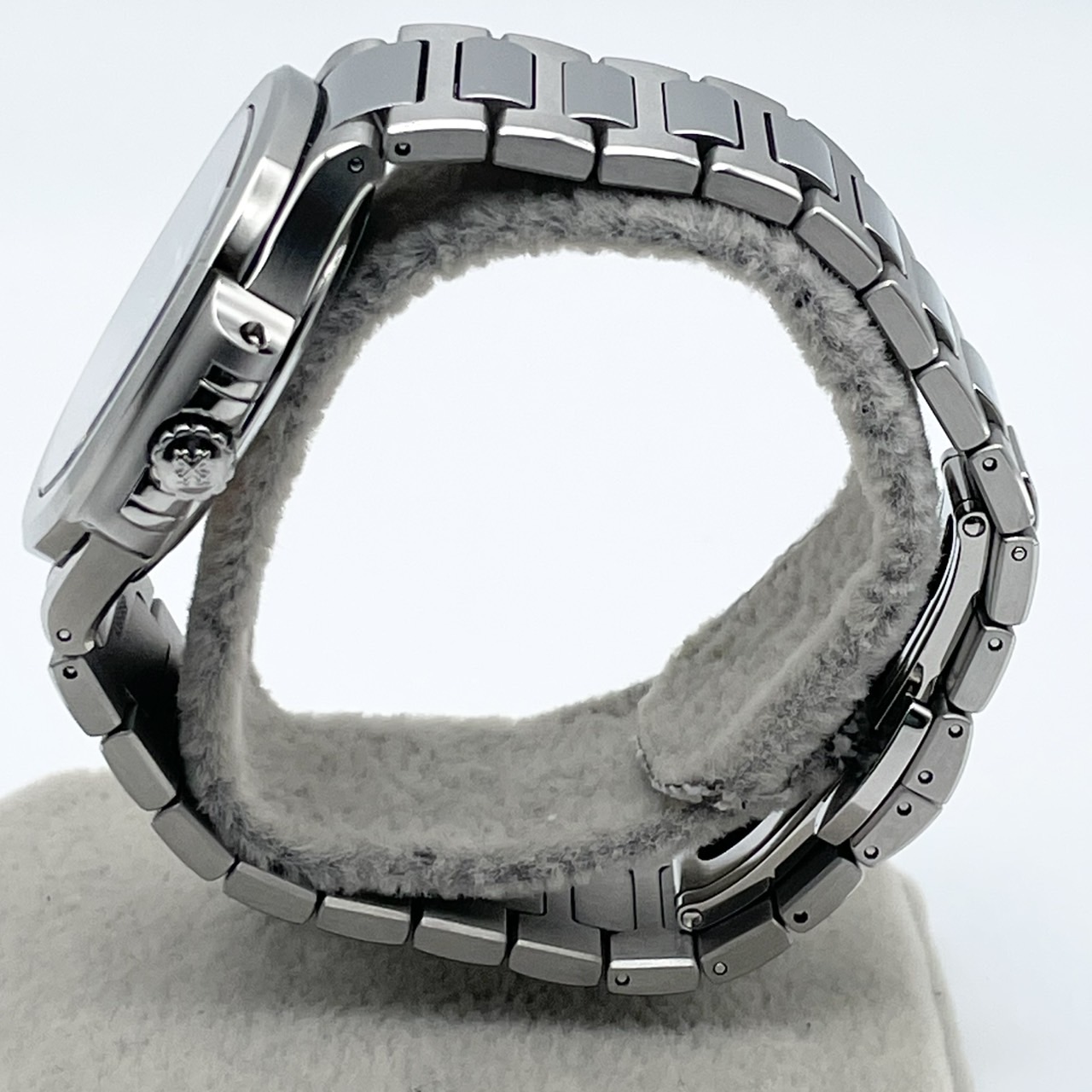 パテックフィリップ ノーチラス 7118/1A-001 ブルー・オパーリン 35.2mm