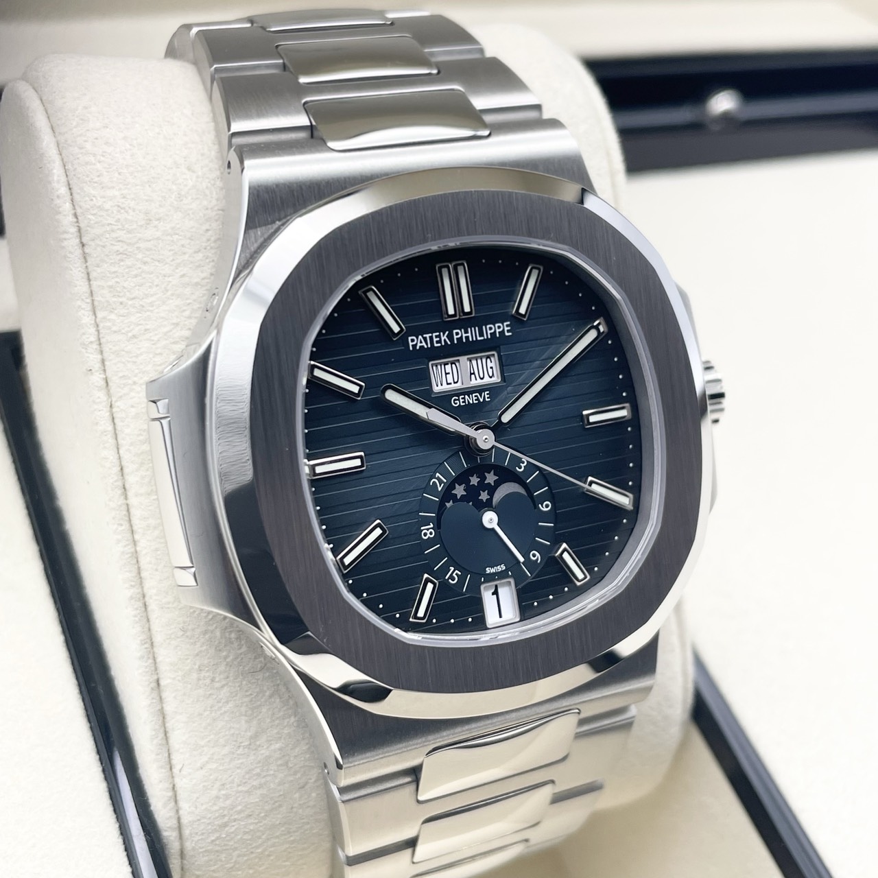 パテックフィリップ ノーチラス アニュアルカレンダー 5726/1A-014 ブルー 40mm