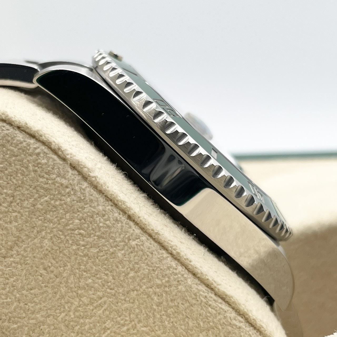 ロレックス サブマリーナーデイト 116610LV グリーン オイスターブレス 40mm
