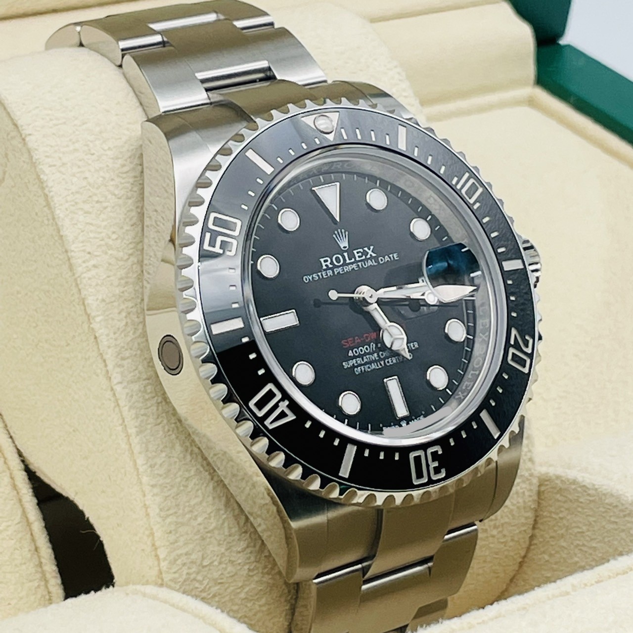 ロレックス シードゥエラー 126600 オイスターブレスレット ブラック 43mm