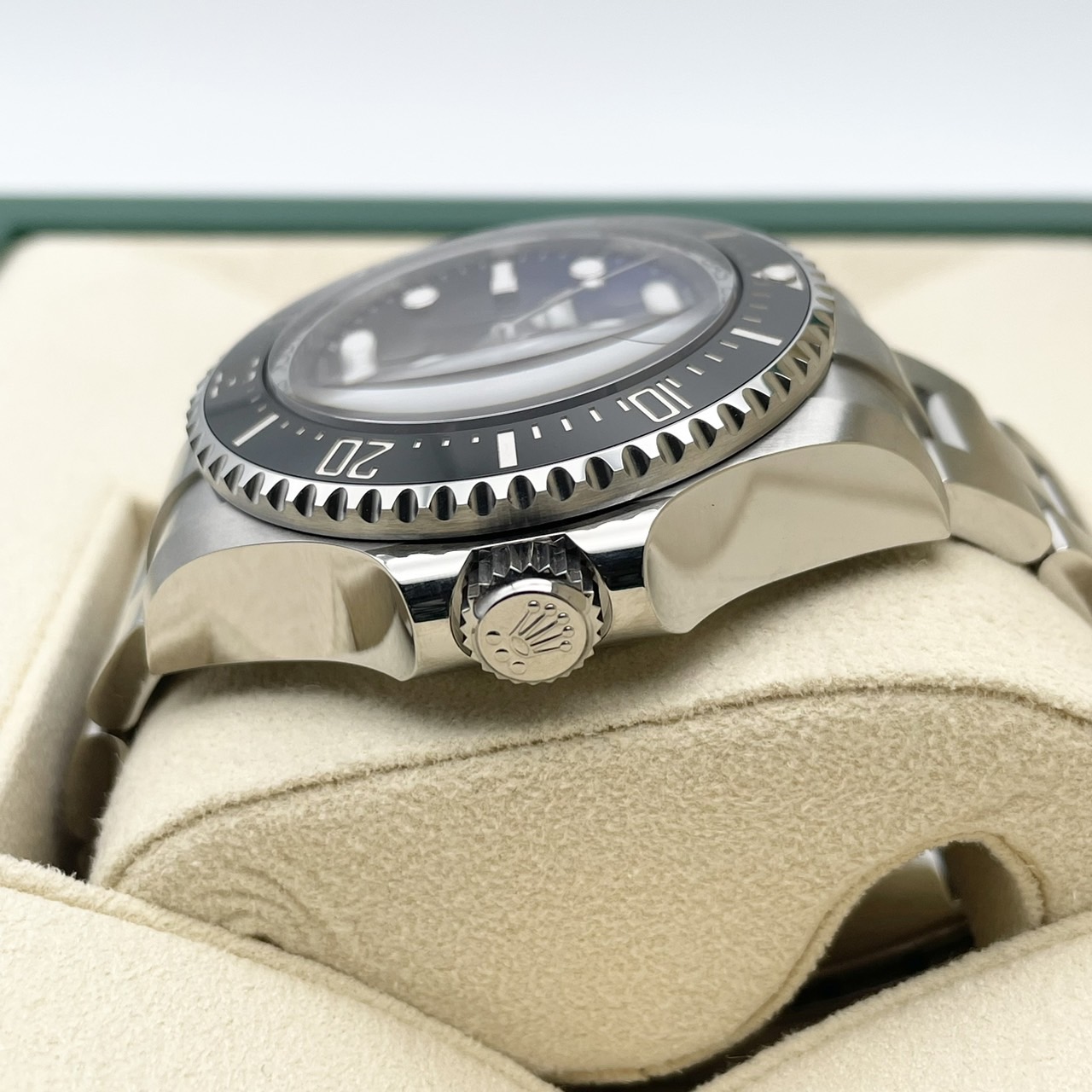 ロレックス シードゥエラーディープシー 136660 Dブルー オイスターブレスレット 44mm