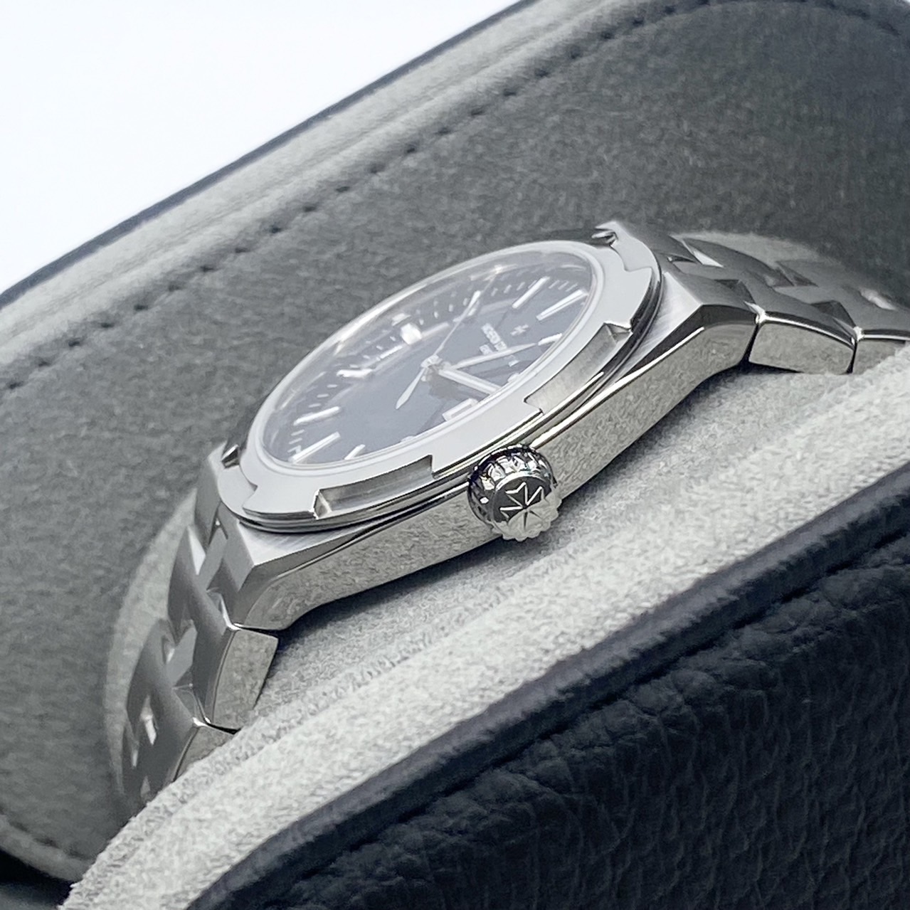 ヴァシュロンコンスタンタン オーヴァーシーズ・オートマティック 4600V/200A-B980 34.5mm