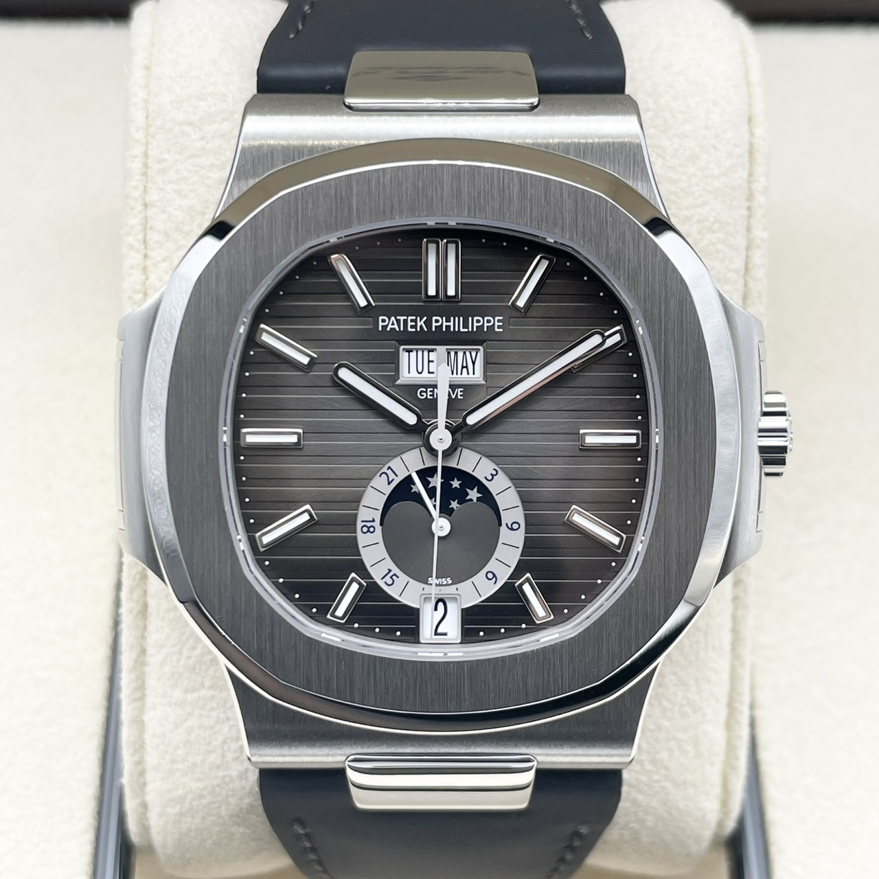 パテックフィリップ ノーチラス アニュアルカレンダー 5726A-001 40.5mm