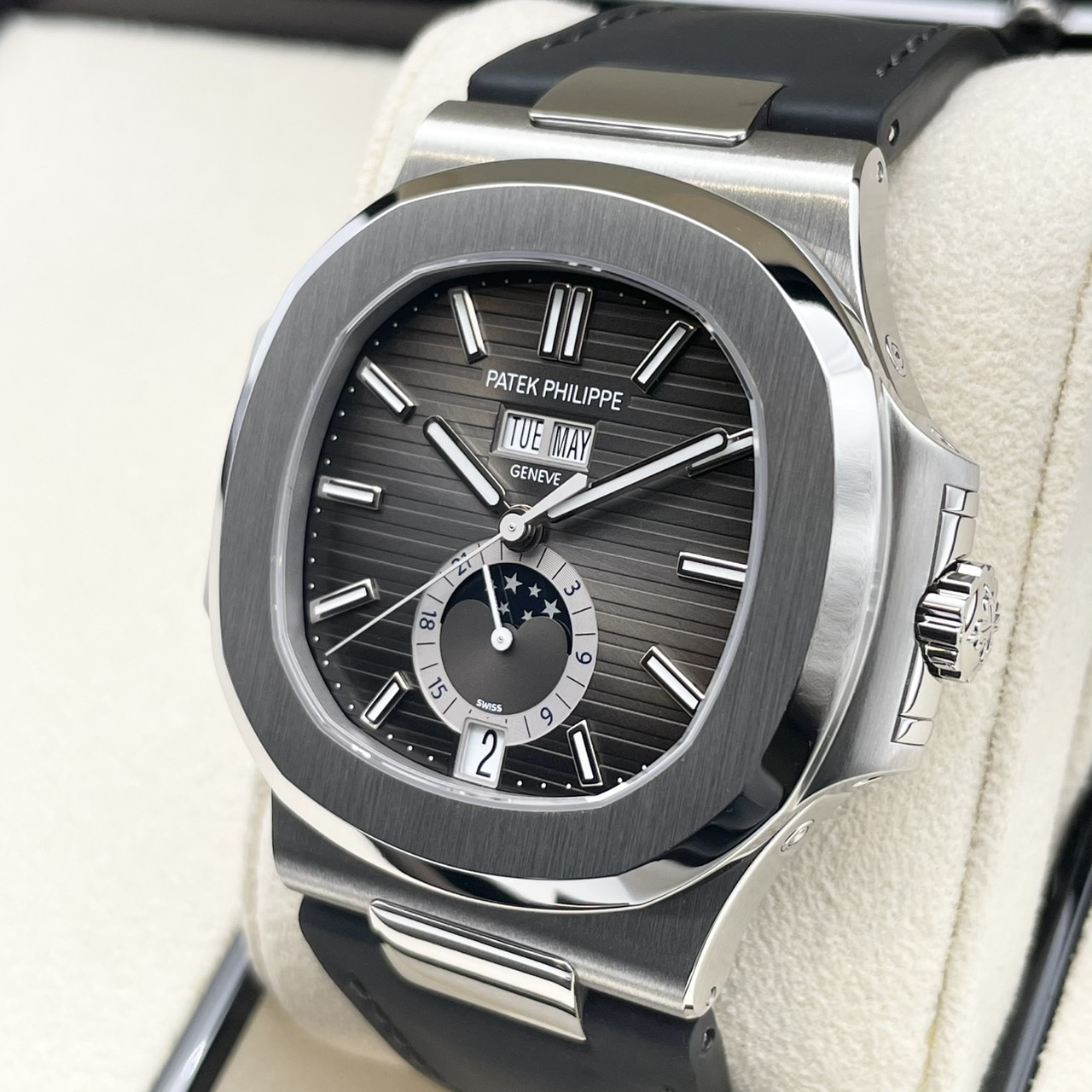 パテックフィリップ ノーチラス アニュアルカレンダー 5726A-001 40.5mm