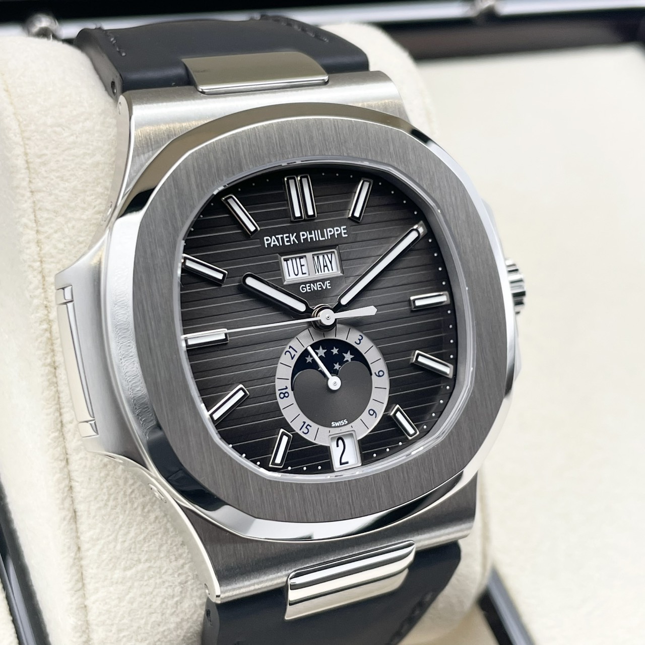 パテックフィリップ ノーチラス アニュアルカレンダー 5726A-001 40.5mm