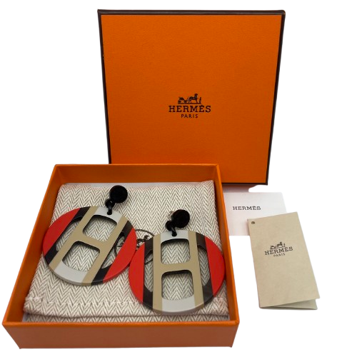 【HERMES】エルメス バッファローホーン ラッカー ピアス HERMES （美品）エルメス イスム Isthme ピアス バッファロー