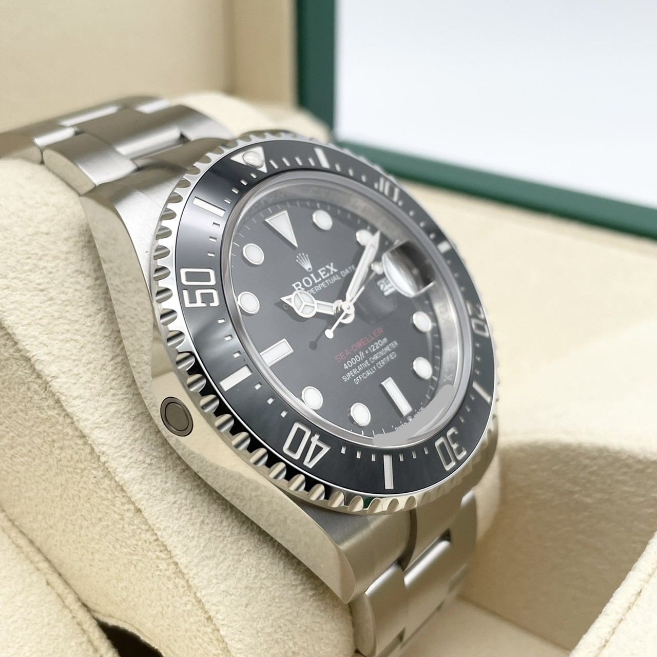 ロレックス シードゥエラー 126600 オイスターブレスレット ブラック 43mm