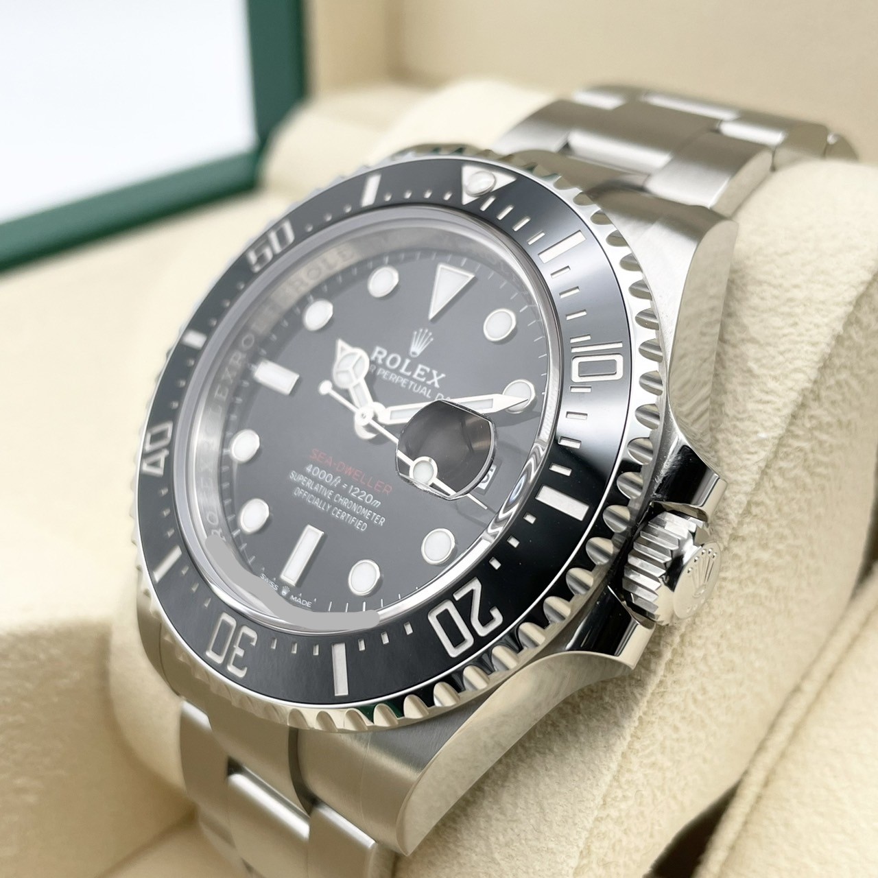 ロレックス シードゥエラー 126600 オイスターブレスレット ブラック 43mm