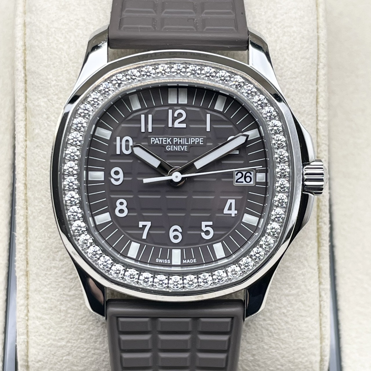 【希少！】パテックフィリップ アクアノート ルーチェ 5067A-023 トープ 35.6mm