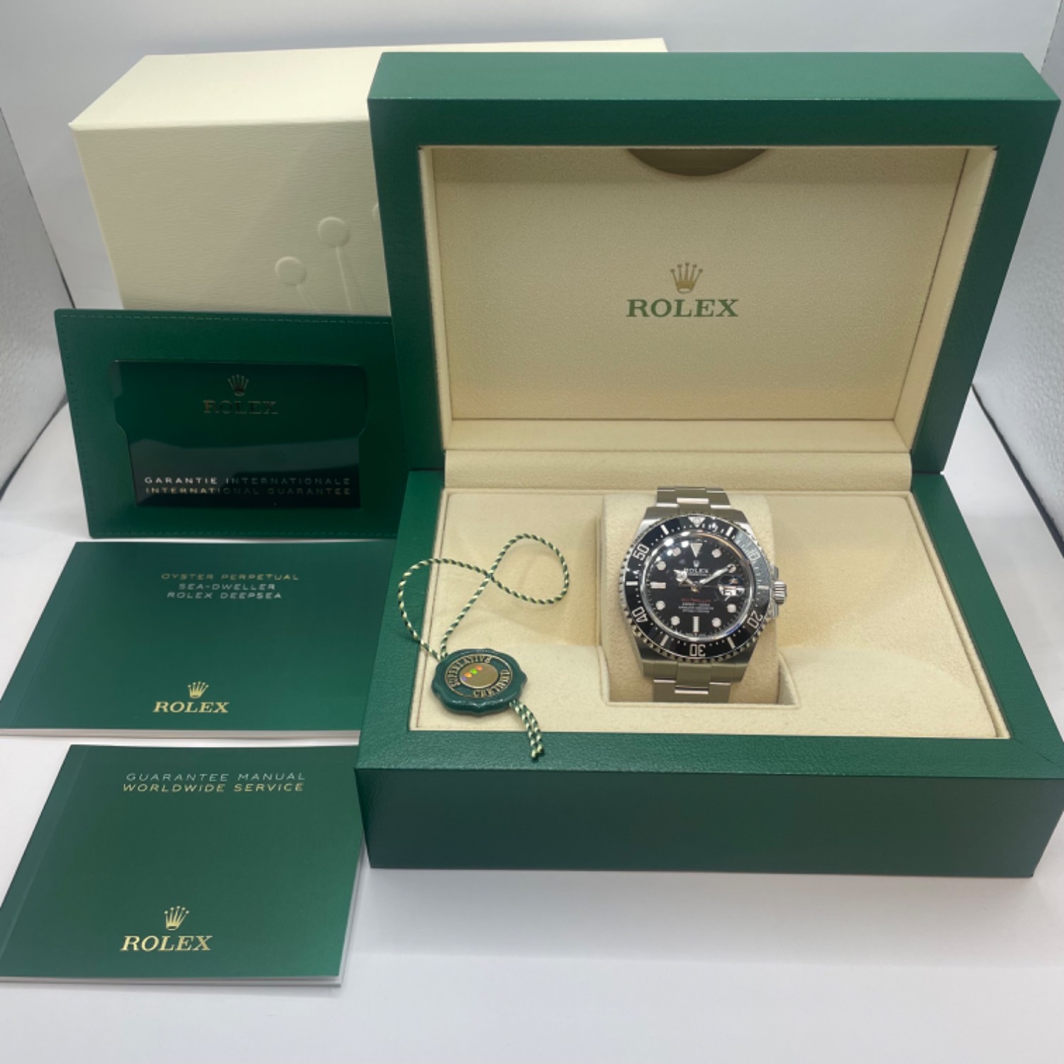 ロレックス シードゥエラー 126600 オイスターブレスレット ブラック 43mm