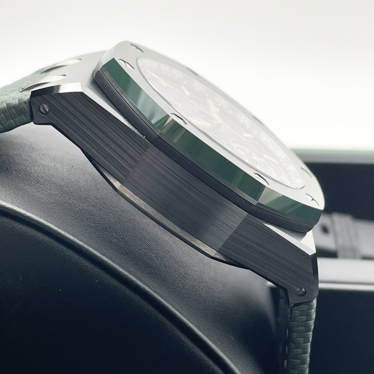 【定価8,415,000円！】【25年新作！】ロイヤルオーク オフショア 26420CE.OO.A063VE.01 グリーン 43mm