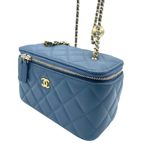 CHANEL ライトブルー ミニバニティーバッグ Chanel Light Blue Quilted Lambskin Mini Flap Bag Gold
