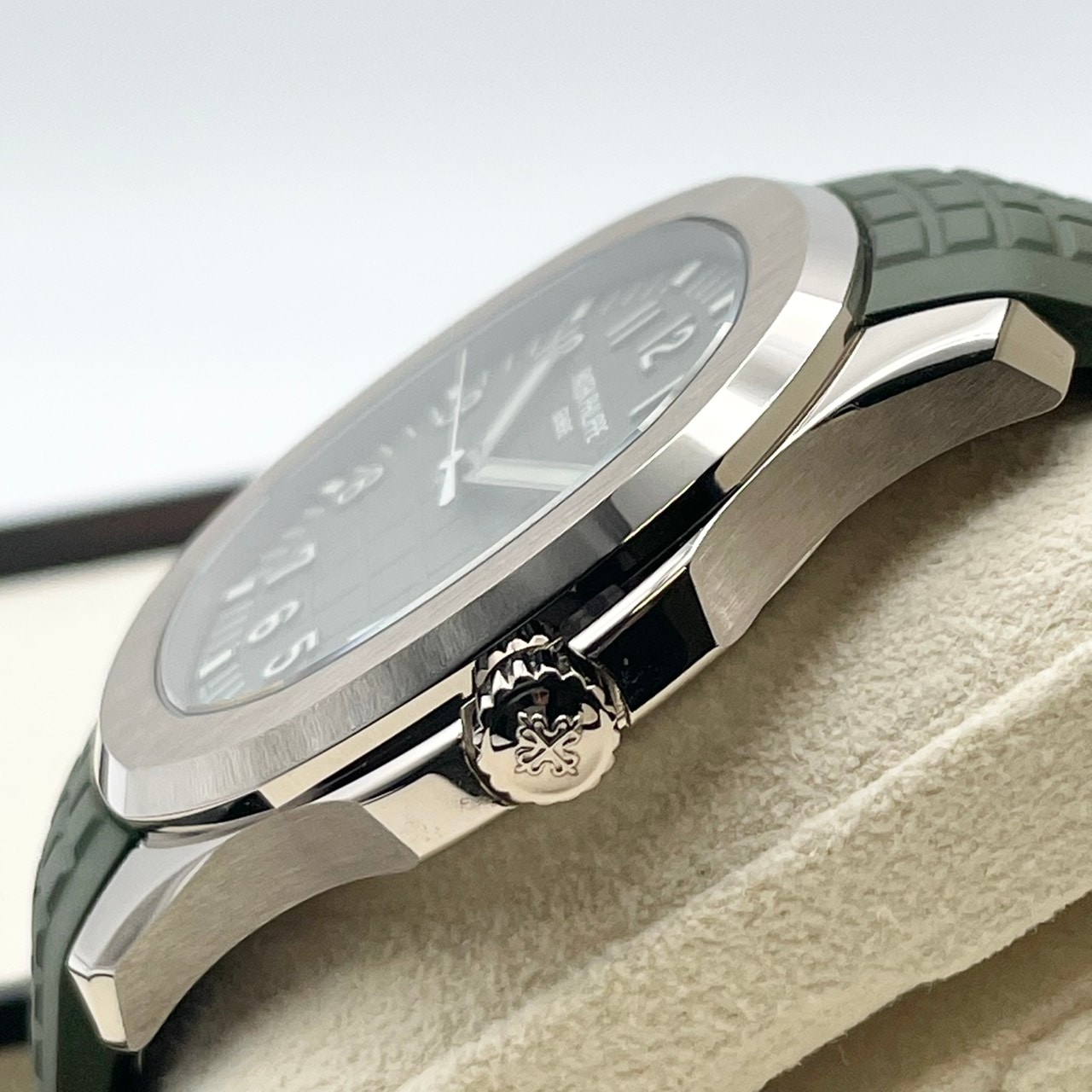 【箱・保証書付き！】パテックフィリップ アクアノート 5168G-010 カーキ ホワイトゴールド 42.2mm