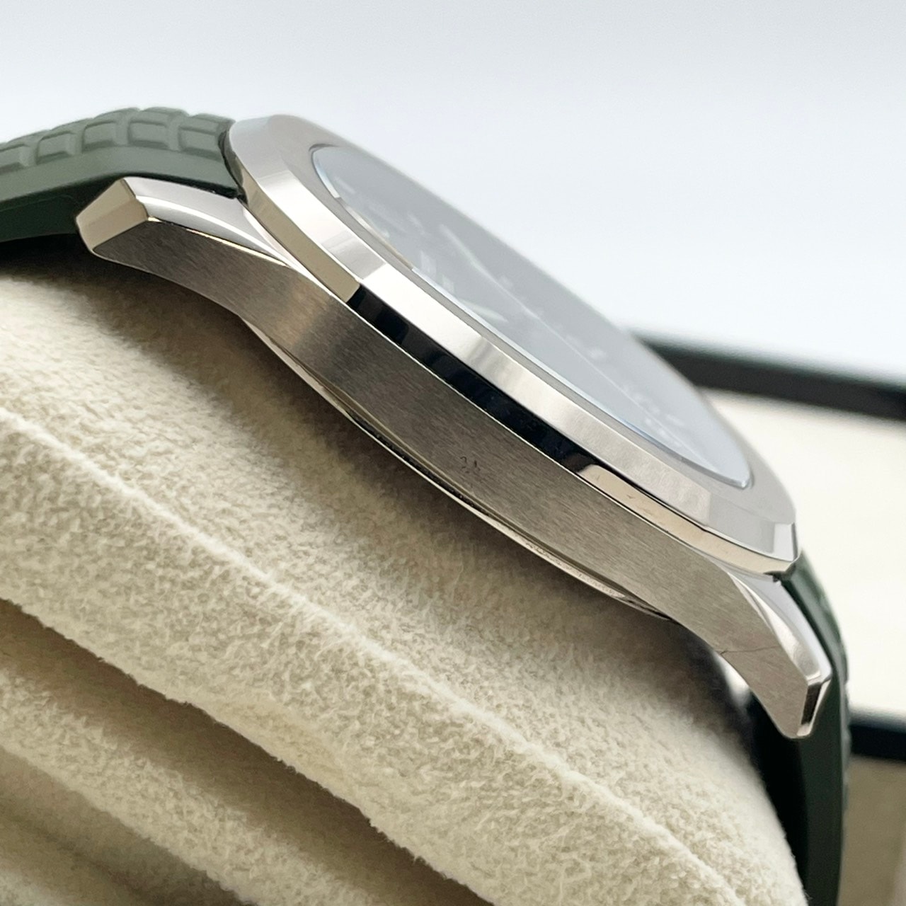 【箱・保証書付き！】パテックフィリップ アクアノート 5168G-010 カーキ ホワイトゴールド 42.2mm