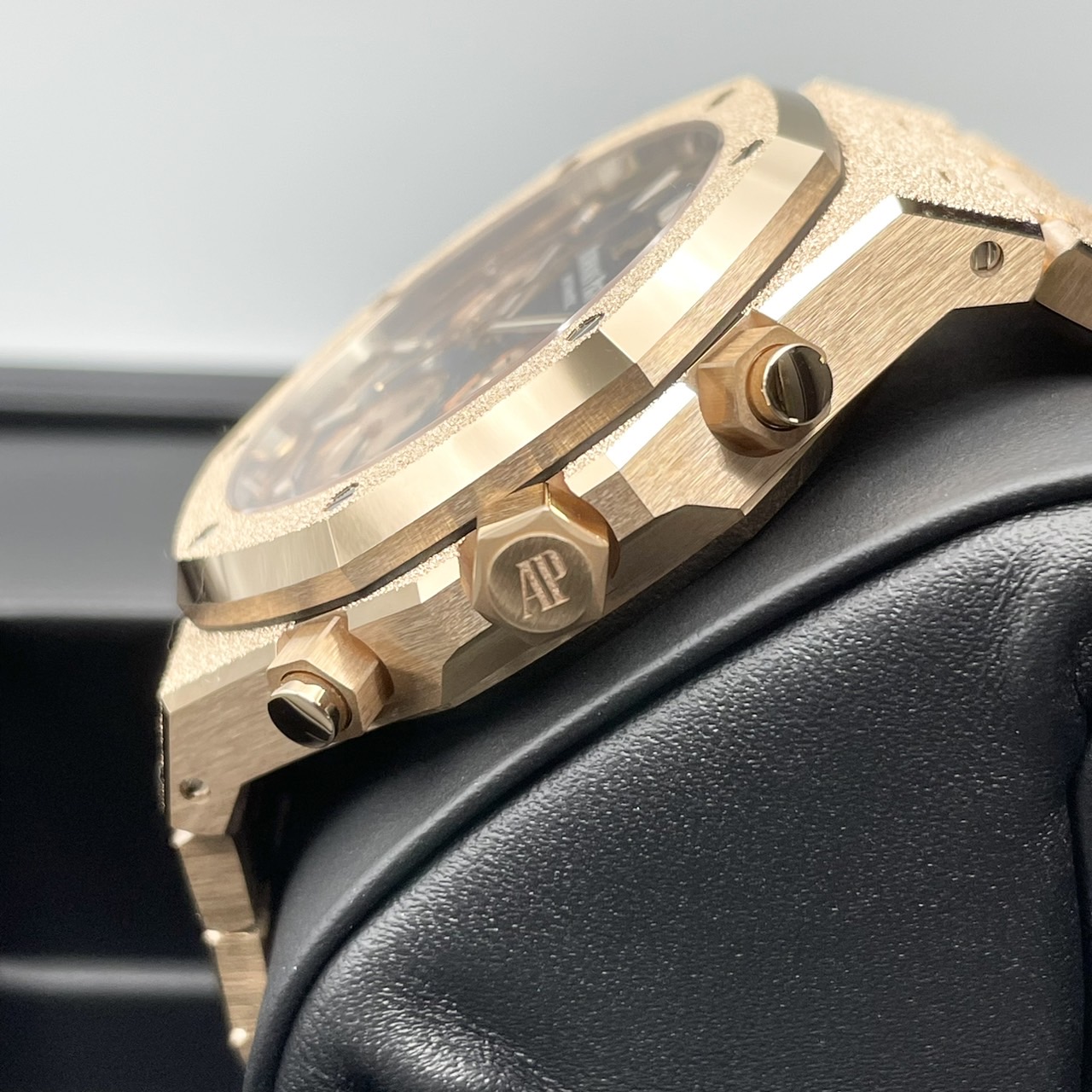 オーデマピゲ ロイヤルオーク 26239OR.GG.1224OR.01 フロステッドゴールド ブルーグランドタペストリー 41mm