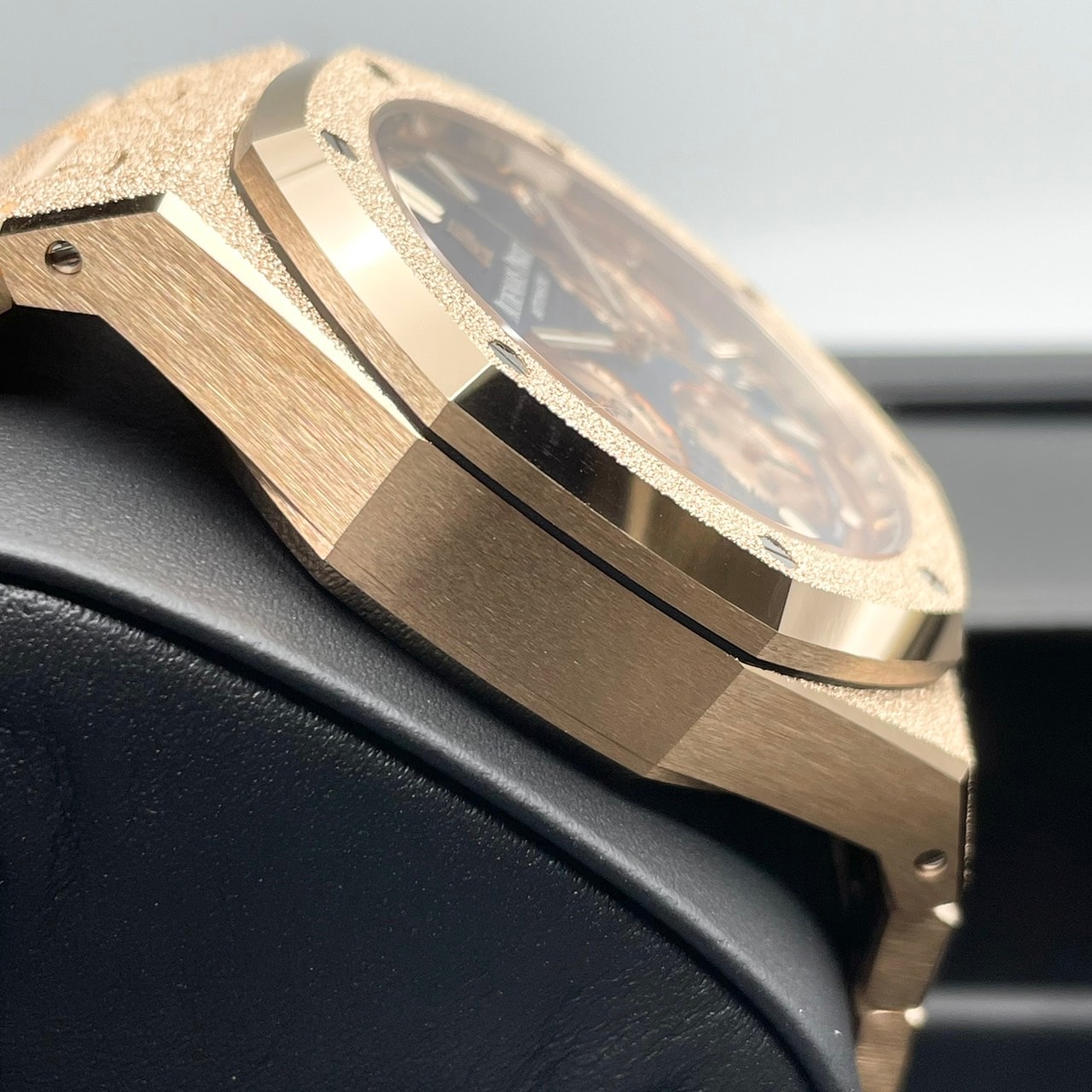 オーデマピゲ ロイヤルオーク 26239OR.GG.1224OR.01 フロステッドゴールド ブルーグランドタペストリー 41mm