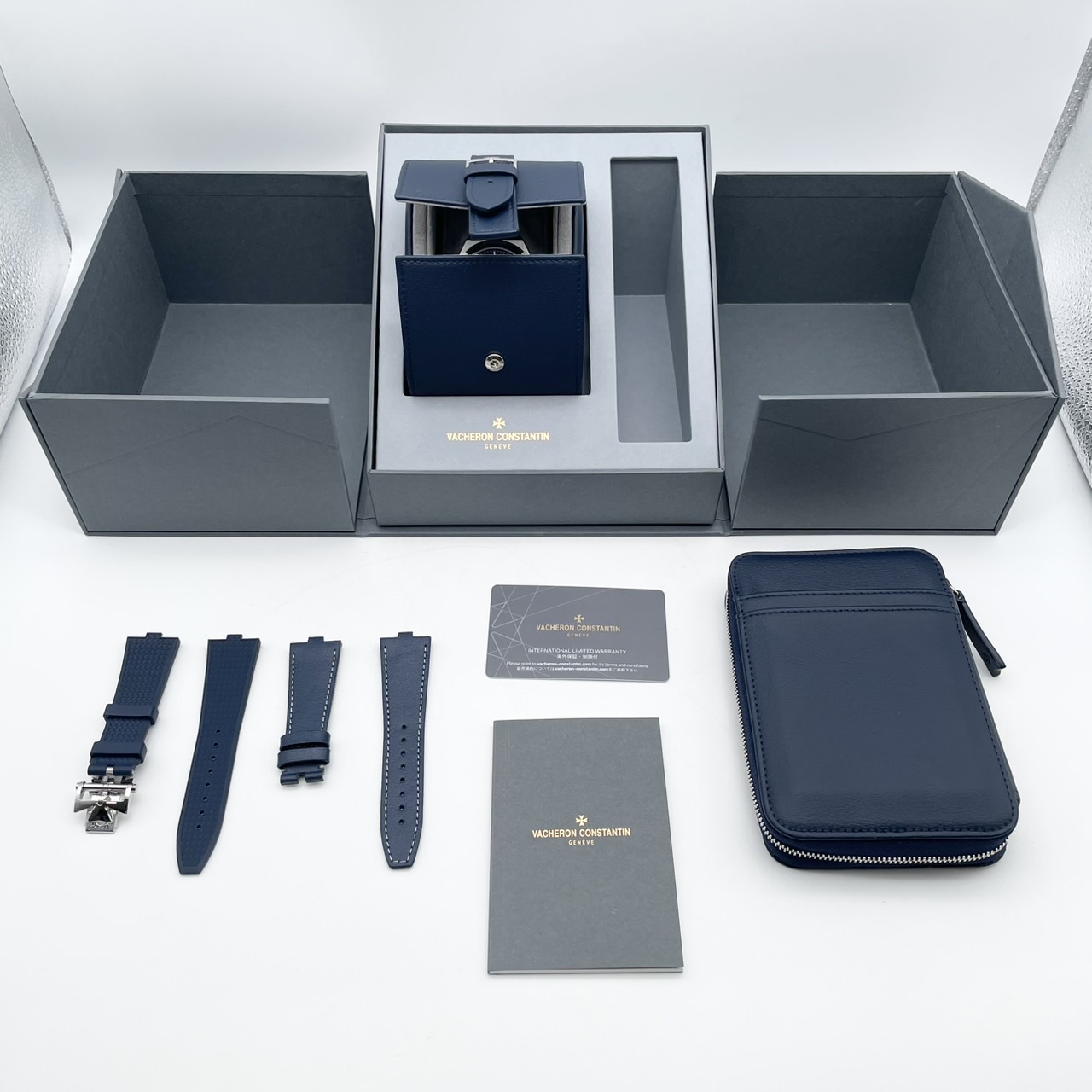 ヴァシュロンコンスタンタン オーヴァーシーズ・クロノグラフ 5520V/210A-B148 42.5mm