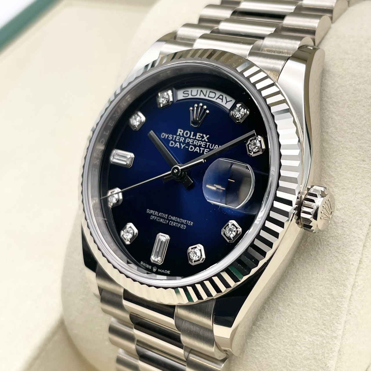 【保証書日付2025年12月】 【定価以下】ロレックス デイデイト 128239 ブルーオンブレ 10Pダイヤ ホワイトゴールド 36mm