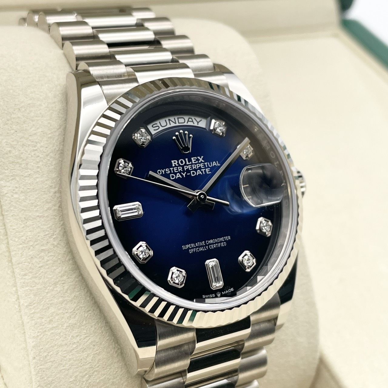 【保証書日付2025年12月】 【定価以下】ロレックス デイデイト 128239 ブルーオンブレ 10Pダイヤ ホワイトゴールド 36mm