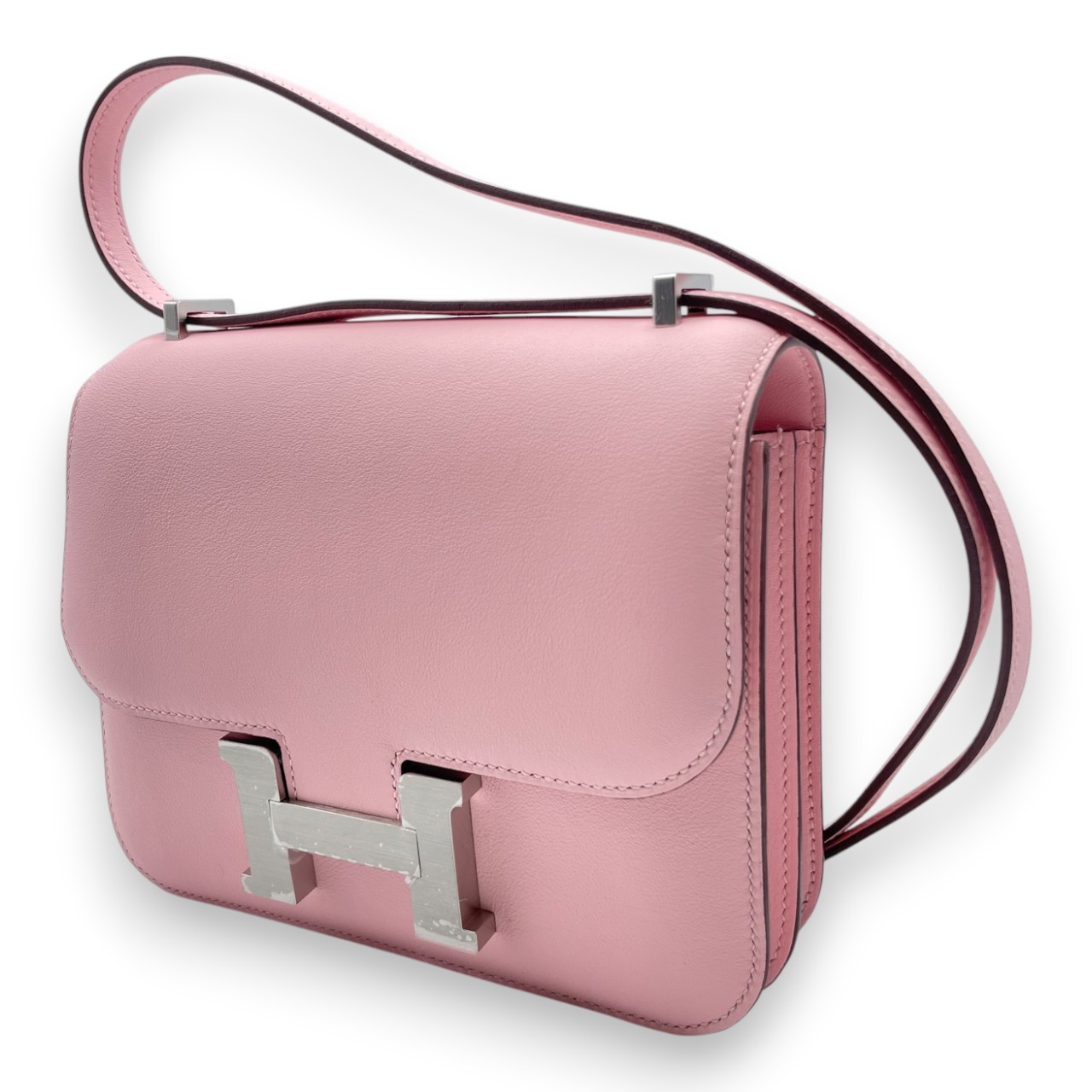 美品 エルメス
 リディ ショルダーバッグ ショルダーバッグ
 ボックスカーフ ネイビー 〇S刻印 0061
【中古】HERMES レディース エルメス リンディ ミニ20 ヴェルソ スイフト セサミ×セレスト