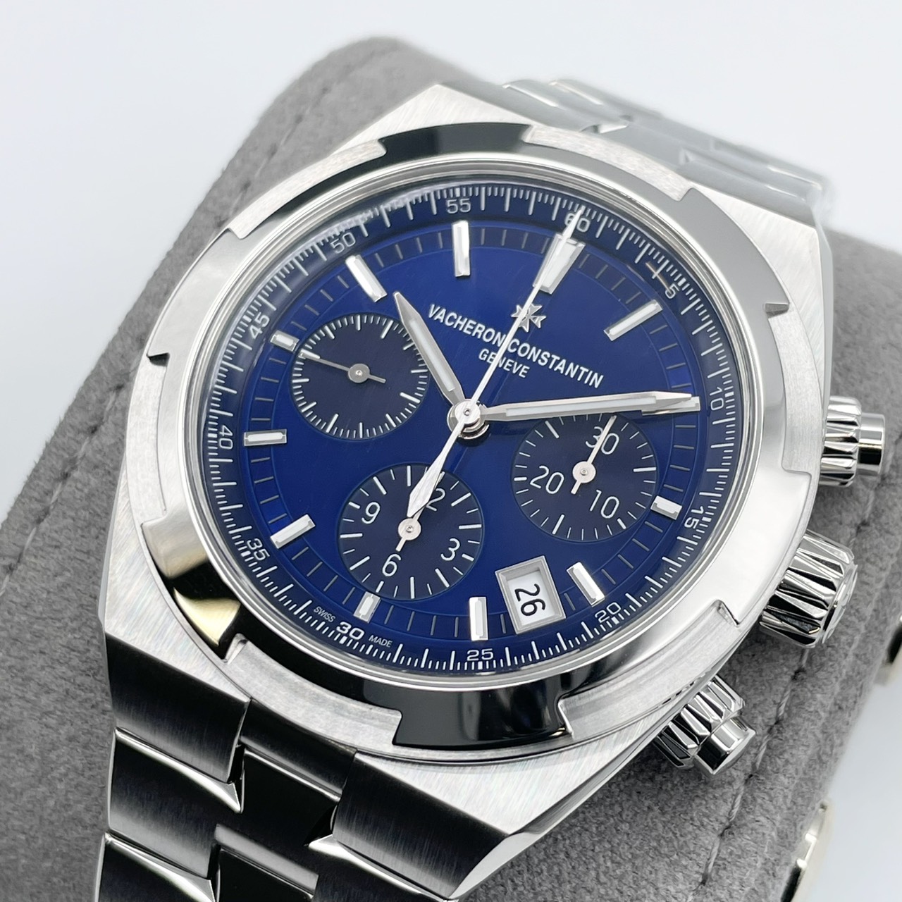 ヴァシュロンコンスタンタン オーヴァーシーズ・クロノグラフ 5520V/210A-B148 ブルー 42.5mm