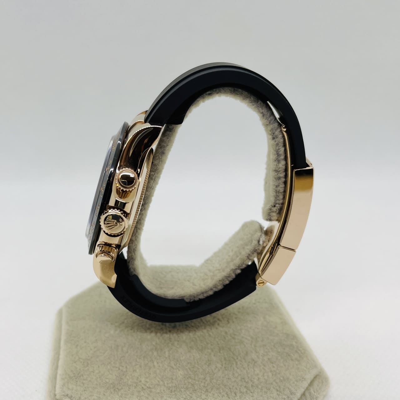 ロレックス デイトナ 116515LN ブラックラバーベルト ブラック&ピンク