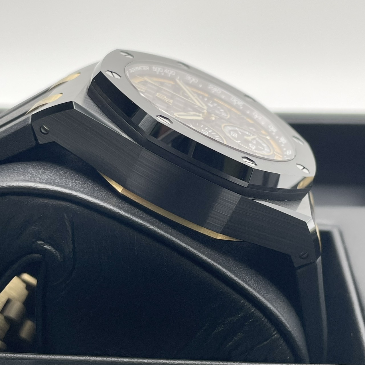 オーデマピゲ ロイヤルオークオフショア 26420CE.OO.A127CR.01 ブラック ブラックセラミック 43mm