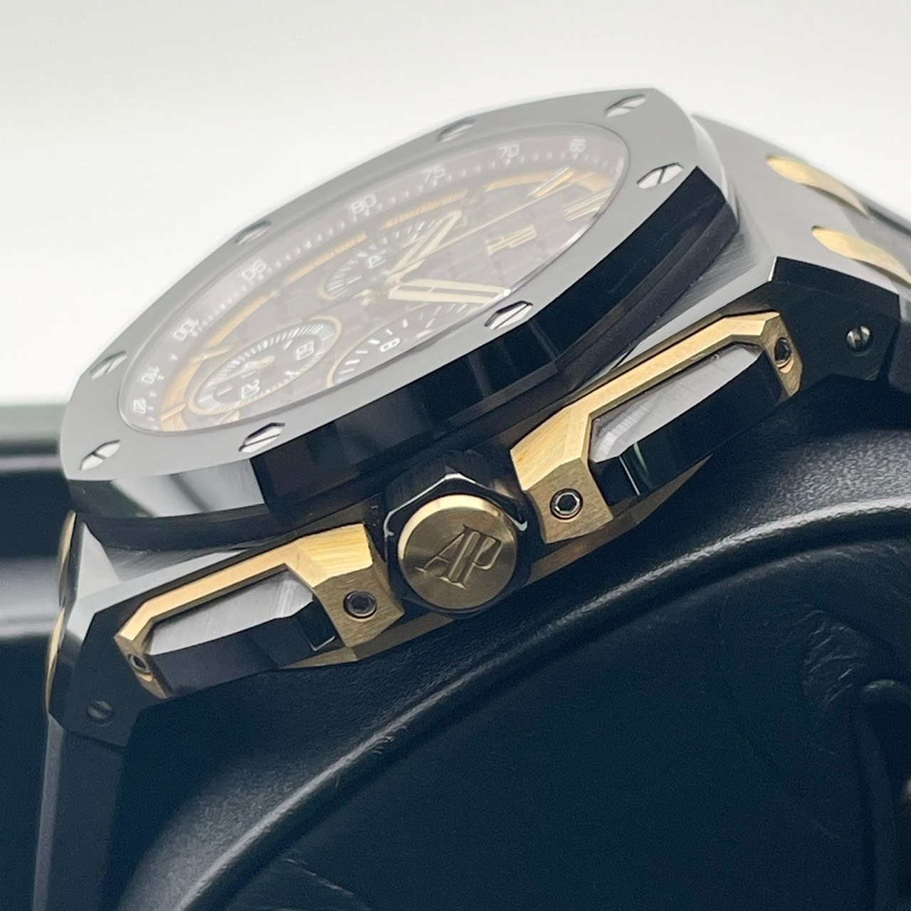 オーデマピゲ ロイヤルオークオフショア 26420CE.OO.A127CR.01 ブラック ブラックセラミック 43mm