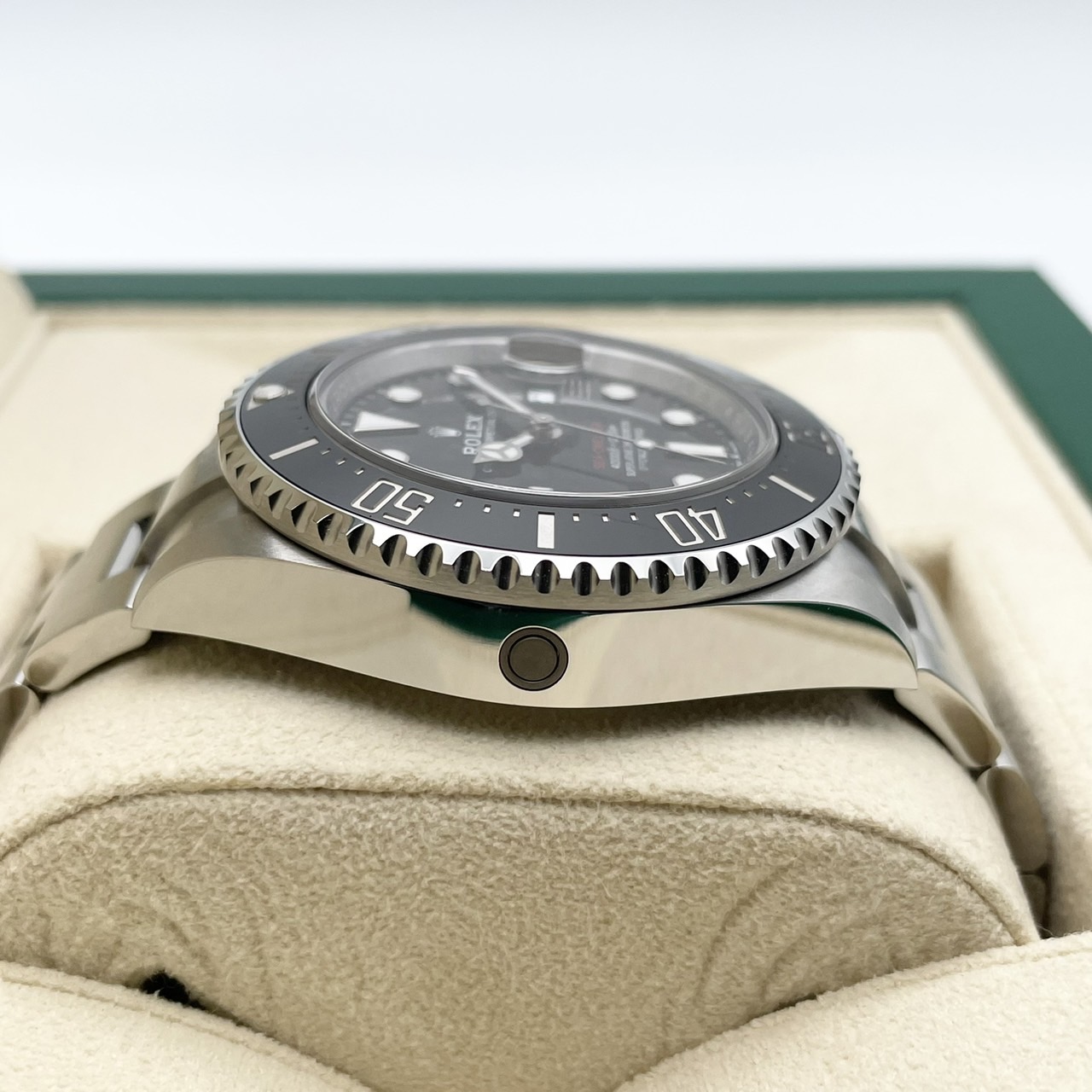 ロレックス シードゥエラー 126600 オイスターブレスレット ブラック 43mm